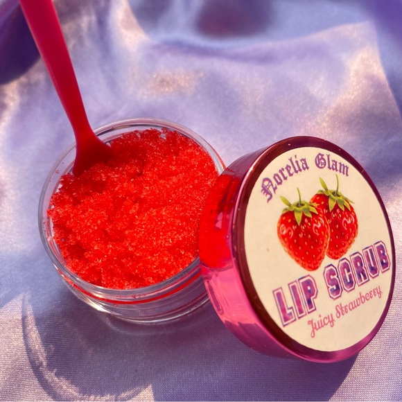 Four Different Flavored Organic Lip Scrubs - Picture 4 of 8
